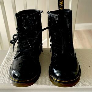 Dr. Martens 1460 Boot - Kids'// Black patent leather upper//Size 11 US Kids